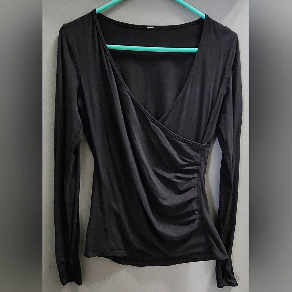Lululemon long sleeve top in great pre-owned condition